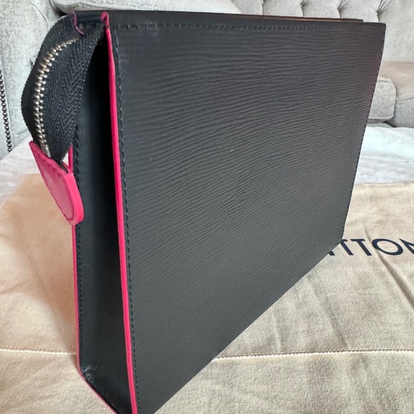 BRAND NEW TOILERTRY POUCH 26 BLK / PINK - Picture 1 of 15